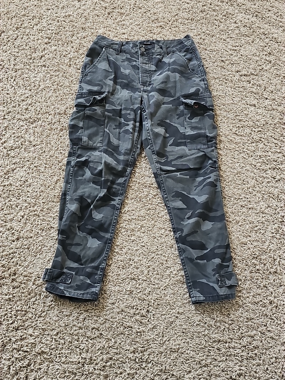 GRLFRND Camo Aaron Cargo Jeans 100% Cotton Pants 27 Cropped Button Up - Picture 2 of 10